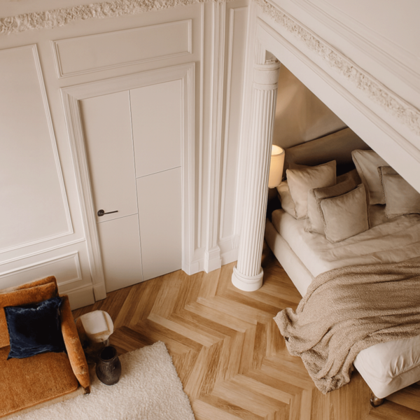 Puerta interior estándar Burdeos lacada en blanco con molduras rectas, diseño clásico moderno de Maiporta.